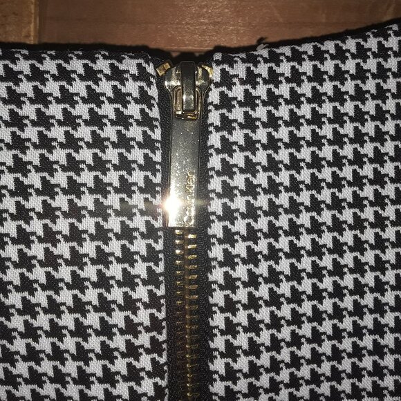 Calvin Klein SZ 8 Black White Houndstooth Fitted Sheath Business Dress Like New! - Picture 4 of 5